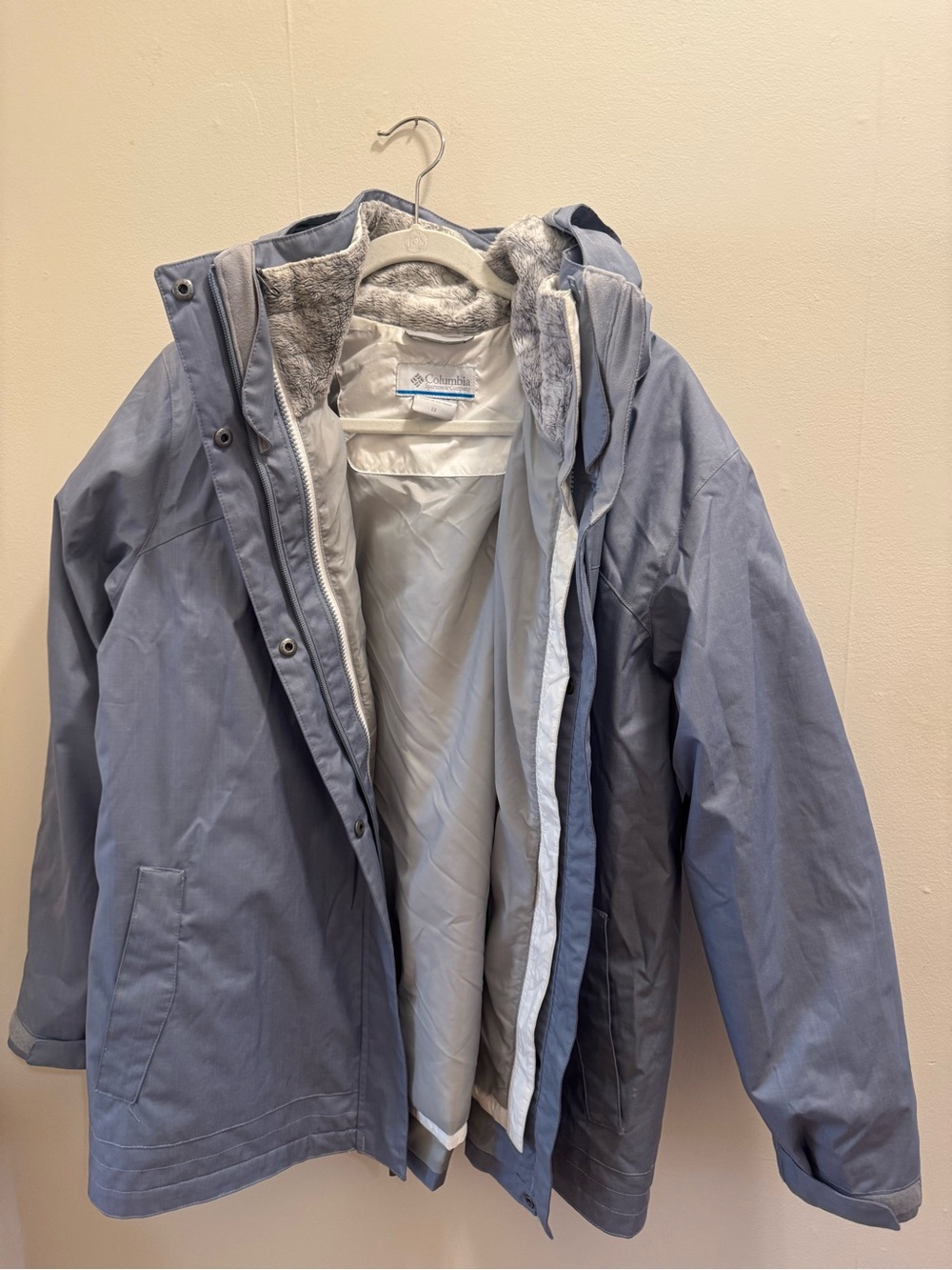 Columbia women’s 1X size grey 3-in-1 interchangeable jacket. Shell and liner.